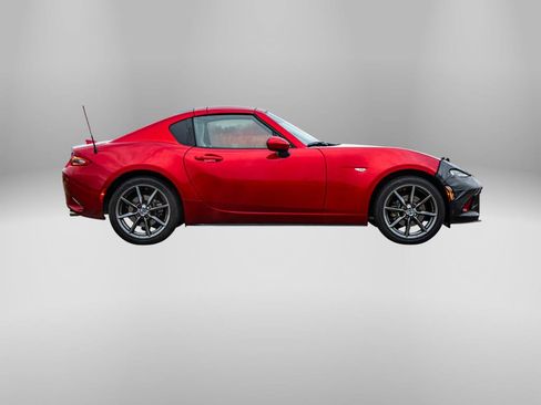 Used 2017 MAZDA MX-5 Miata RF Grand Touring image 2