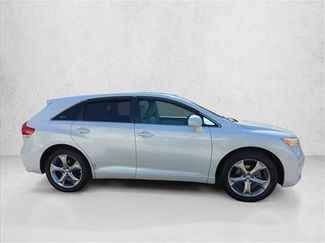 Used 2010 Toyota Venza FWD video 4