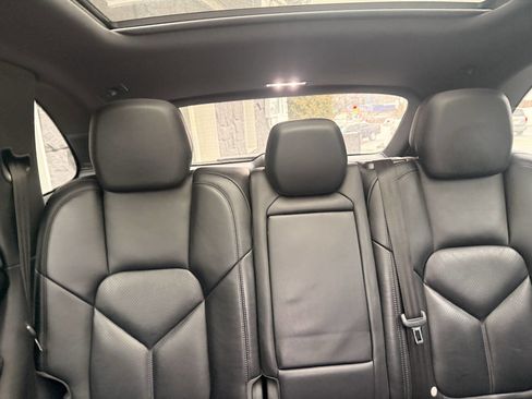 Used 2016 Porsche Cayenne image 17