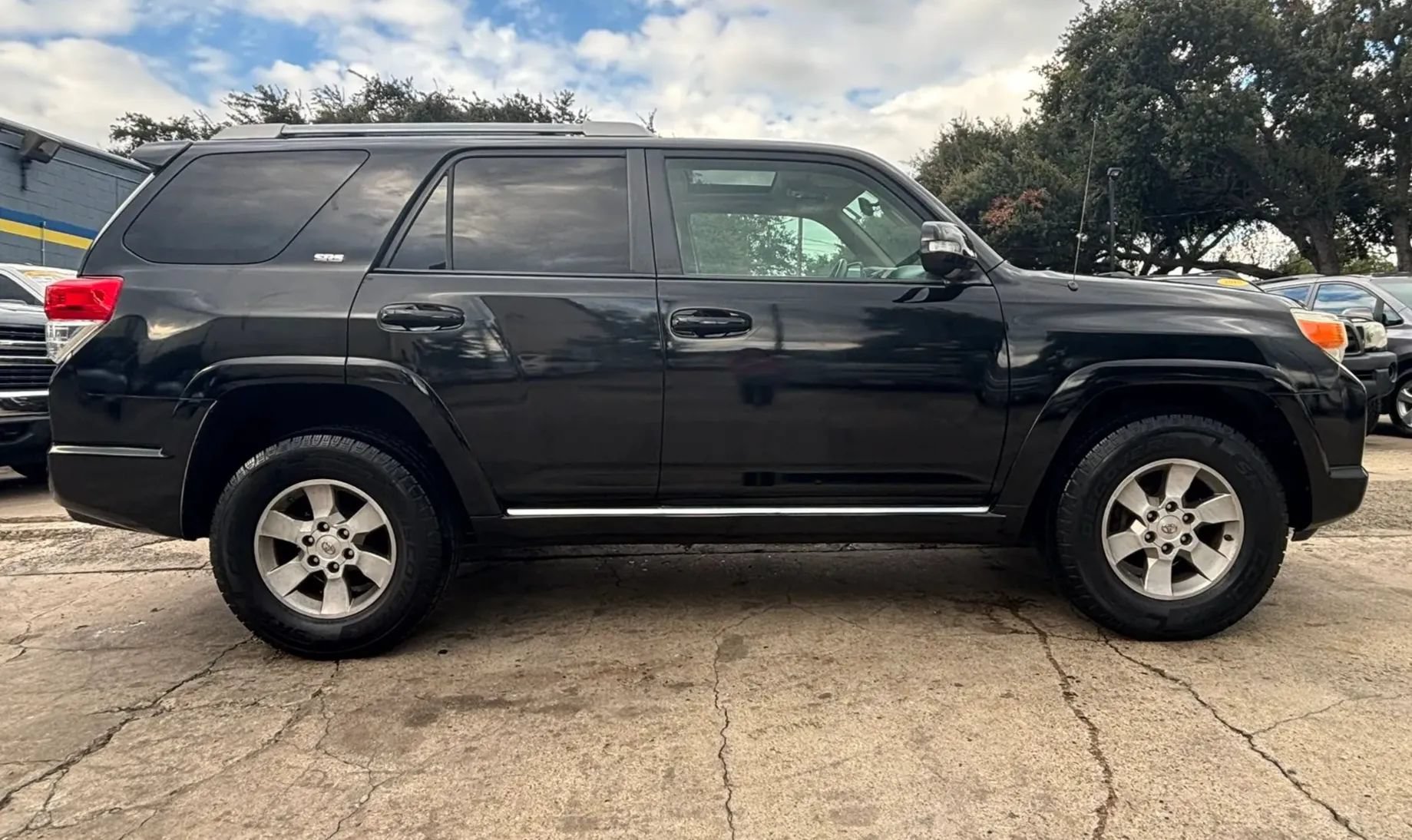 Used 2011 Toyota 4Runner SR5 w/ Convenience Pkg RWD image 9