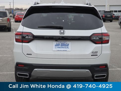 New 2026 Honda Pilot Touring image 15