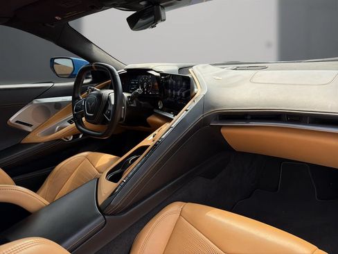 Used 2023 Chevrolet Corvette Stingray Premium Conv w/ Z51 Performance Package RWD image 14