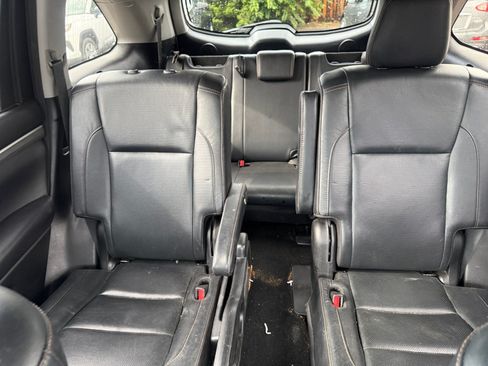 Used 2018 Toyota Highlander Limited AWD/4WD image 18