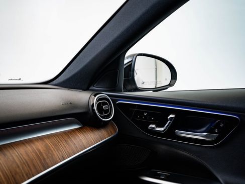 Certified 2025 Mercedes-Benz C 300 4MATIC Sedan image 33