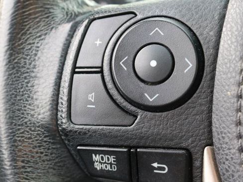 Used 2015 Toyota RAV4 Limited w/ Technology Package image 9