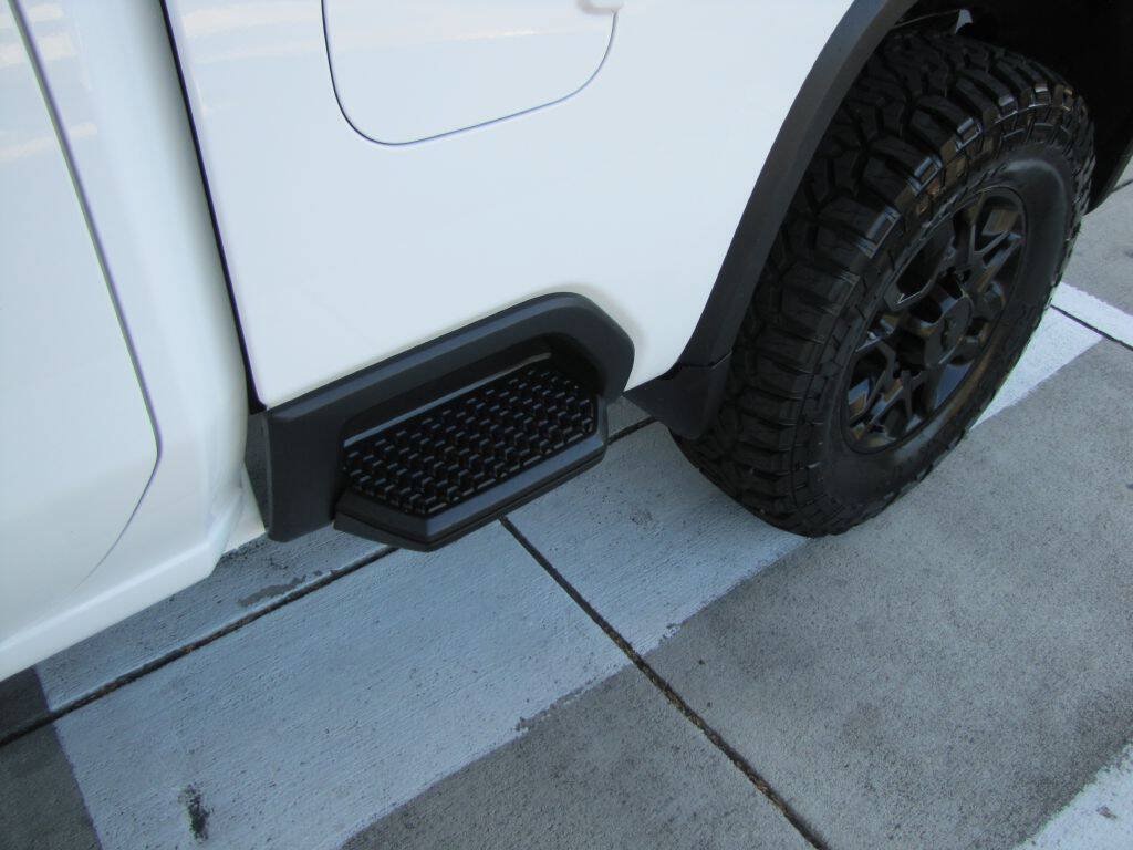 Used 2024 Chevrolet Silverado 2500 LT AWD/4WD image 26