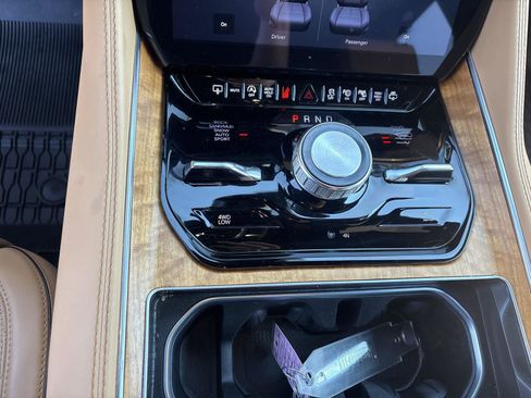 Used 2025 Jeep Grand Wagoneer L Series III w/ Rear Seat Video Group 1 AWD/4WD image 25