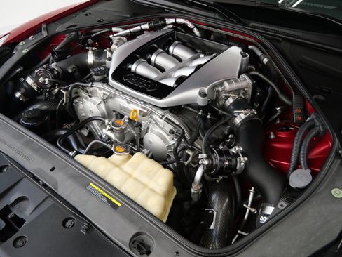 Used 2015 Nissan GT-R Premium AWD/4WD image 37