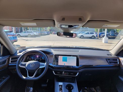 New 2026 Volkswagen Atlas SE image 13