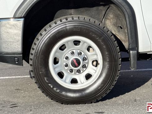 Used 2021 GMC Sierra 3500 4x4 Crew Cab image 30