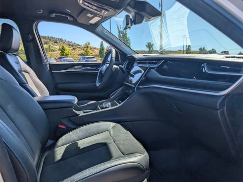 Used 2024 Jeep Grand Cherokee Trailhawk w/ Advanced Protech Group II image 19