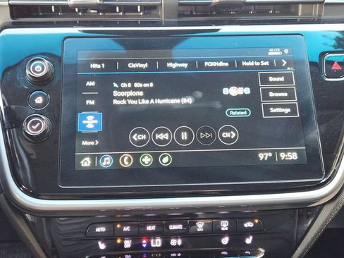 Used 2023 Chevrolet Bolt LT w/ Infotainment Package FWD image 5