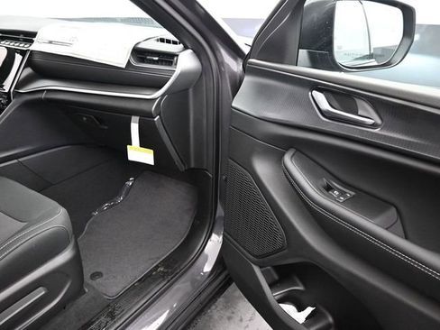 New 2026 Jeep Grand Cherokee Laredo X RWD image 24