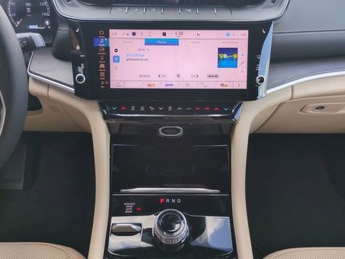 New 2026 Jeep Grand Cherokee L Limited w/ Luxury Tech Group II image 19