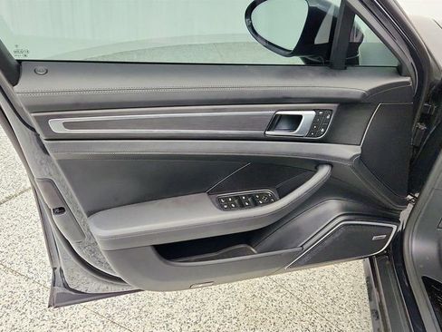 Used 2023 Porsche Panamera 4 Platinum Edition AWD/4WD image 11