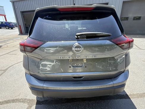 Used 2025 Nissan Rogue S AWD/4WD image 3