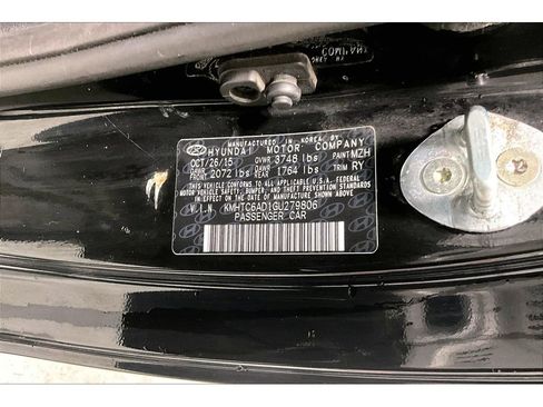 Used 2016 Hyundai Veloster image 31