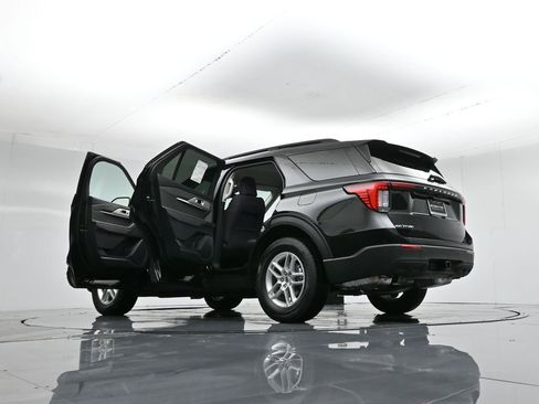 New 2026 Ford Explorer Active image 3