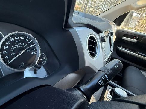 Used 2017 Toyota Tundra SR5 image 30