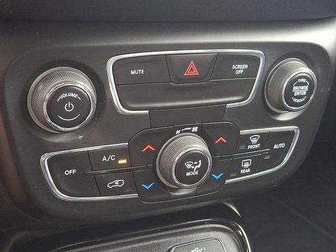 Used 2019 Jeep Compass Limited AWD/4WD image 16