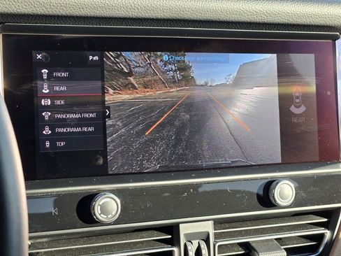 Used 2025 Porsche Macan image 24