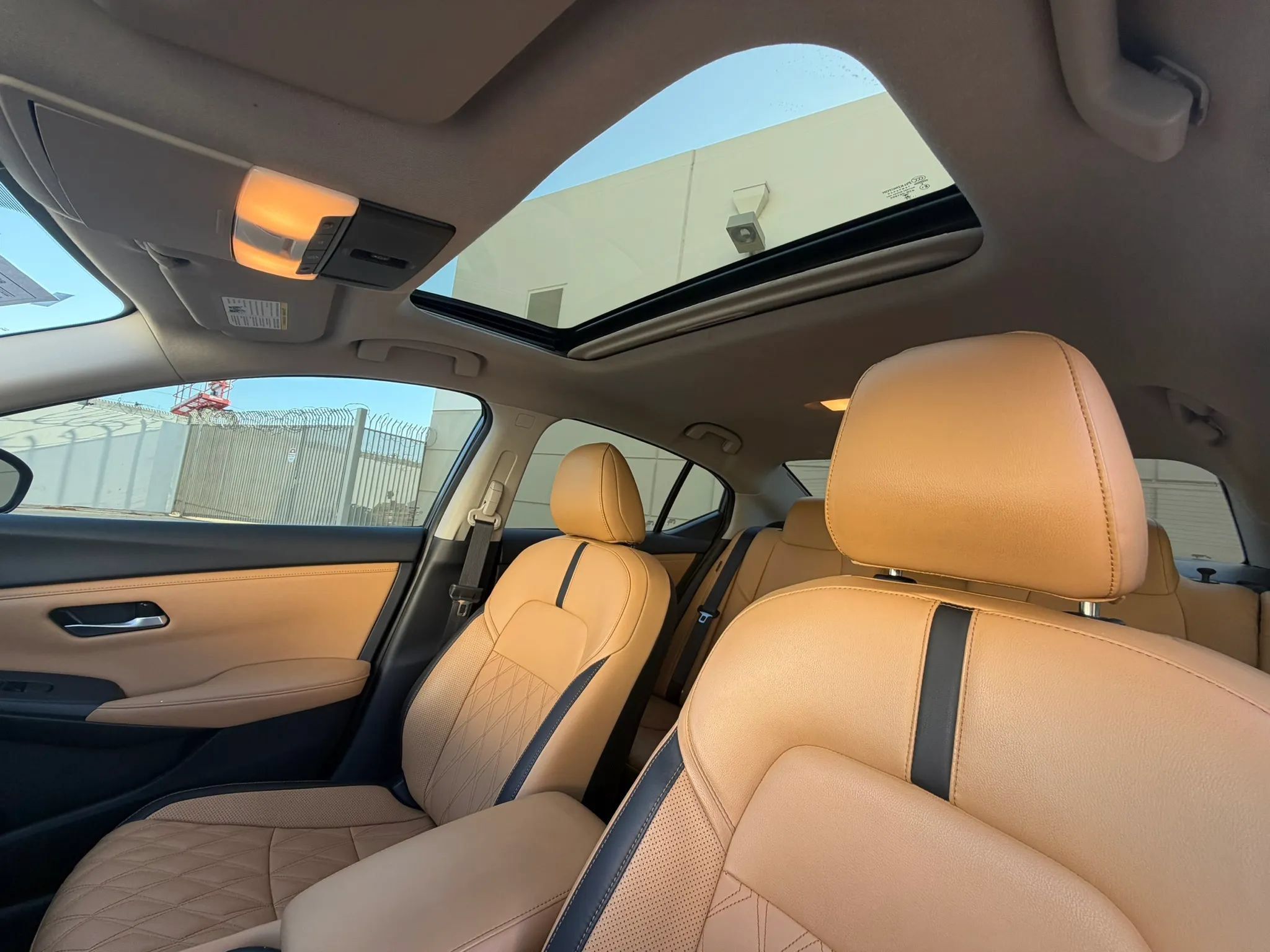 Used 2025 Nissan Sentra SV w/ SV Premium Package FWD image 27