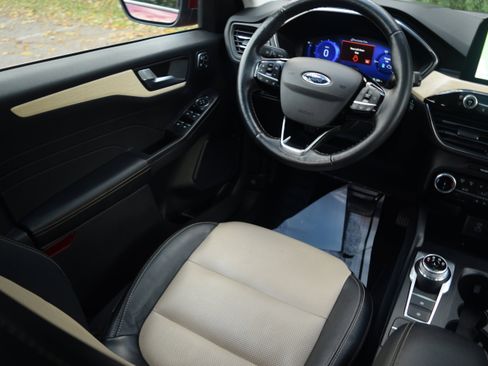 Certified 2022 Ford Escape Titanium w/ Titanium Premium Package image 2