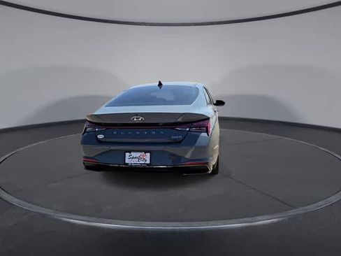 Used 2022 Hyundai Elantra Limited FWD image 7