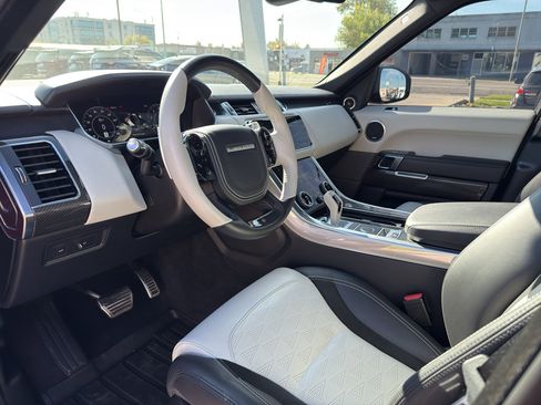 Used 2022 Land Rover Range Rover Sport SVR image 13