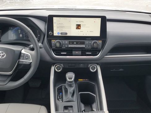 New 2026 Toyota Grand Highlander XLE image 25