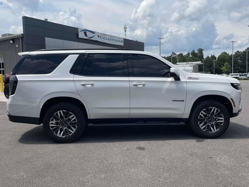 Used 2025 Chevrolet Tahoe Z71 w/ Comfort Package AWD/4WD image 3