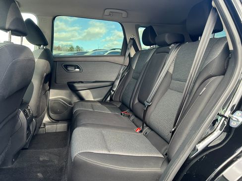 Used 2022 Nissan Rogue SV AWD/4WD image 23