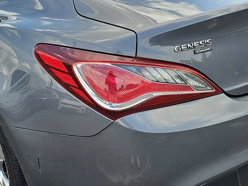 Used 2016 Hyundai Genesis Coupe 3.8 RWD image 32