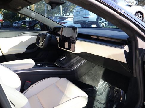 Used 2023 Tesla Model S Plaid image 32