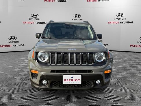 Used 2022 Jeep Renegade Latitude w/ Sun/Sound Group AWD/4WD image 8