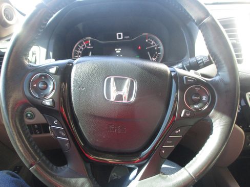 Used 2016 Honda Pilot Elite image 19