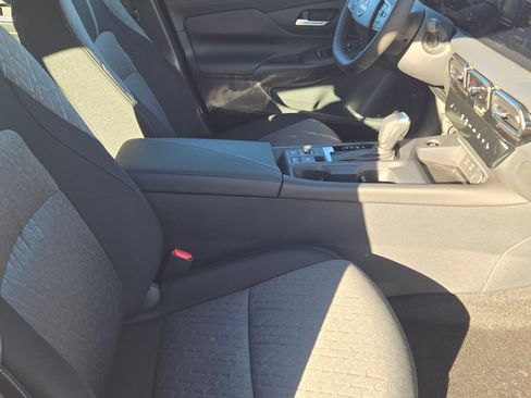 Used 2026 Nissan Sentra SV w/ SV Convenience Package FWD image 6