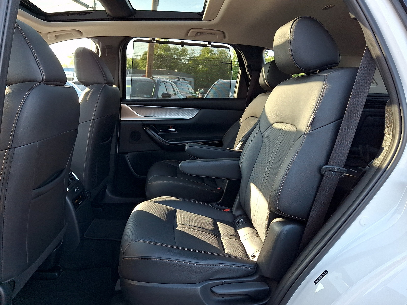 Certified 2024 MAZDA CX-90 Plug-In Hybrid w/ Premium Pkg AWD/4WD image 12