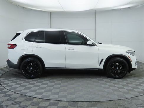 Used 2021 BMW X5 sDrive40i w/ Luxury Seating Package 2 image 4