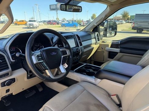 Used 2019 Ford F250 Lariat w/ Chrome Package image 10