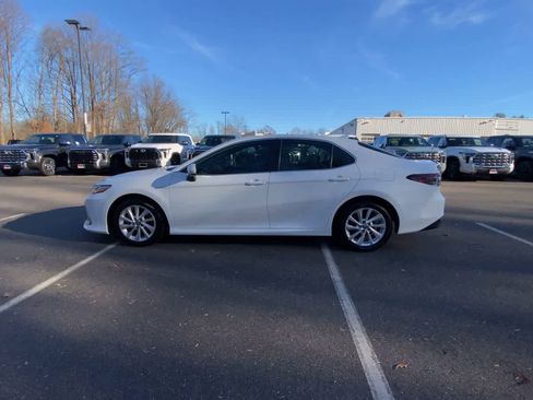 Used 2023 Toyota Camry LE image 11
