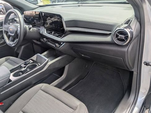Used 2026 Chevrolet Equinox LT FWD image 17