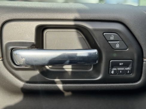 Used 2022 GMC Sierra 2500 AT4 w/ AT4 Premium Plus Package image 23