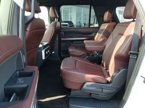 Used 2022 Ford Expedition Max Limited image 31