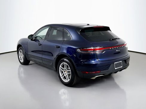 Certified 2021 Porsche Macan image 3