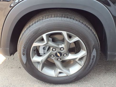 Used 2026 Chevrolet Trax LT w/ LT Convenience Package FWD image 8