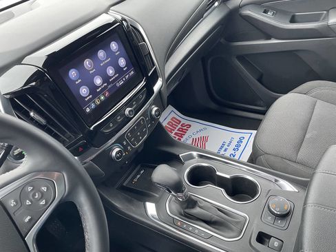 Used 2023 Chevrolet Traverse LT image 28