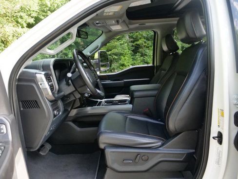 Used 2025 Ford F350 Lariat w/ Lariat Ultimate Package AWD/4WD image 34