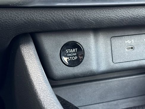 Used 2024 Nissan Rogue S image 22