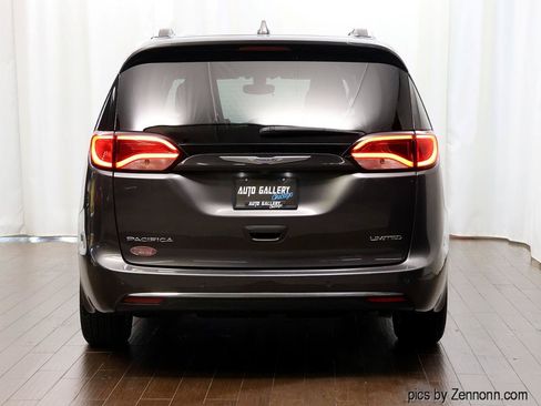 Used 2019 Chrysler Pacifica Limited FWD image 7